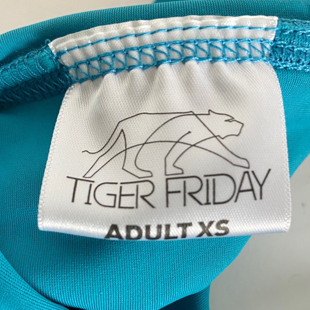 Toger Friday Chica Crop Top 2.0 Adult Size XS - Picture 6 of 7